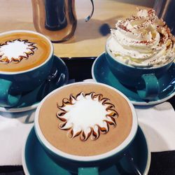 Ocean Tree Canadian Coffee & Store - Chocolat chaud , mocha latte