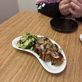 Sushi Daruma Ya - Sushi Bars Near Me - Kent, Washington