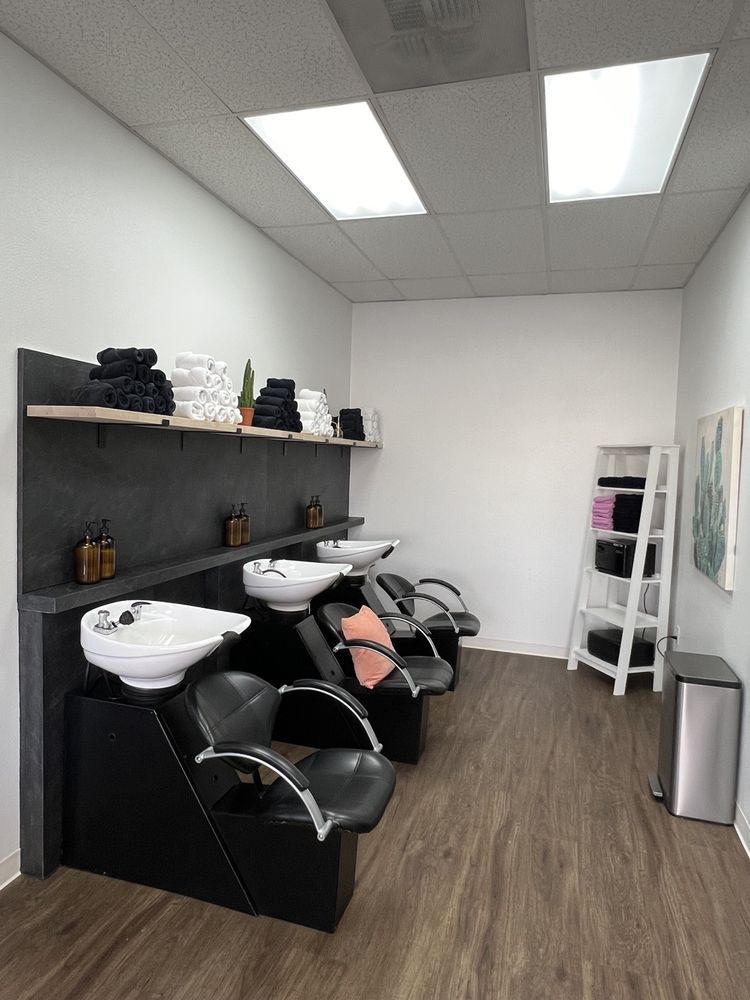 V + C Beauty Bar Logo