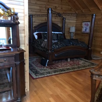 Golden Anchor Cabins - King Bed - Vacation Rentals Near Me - Dryfork, West Virginia