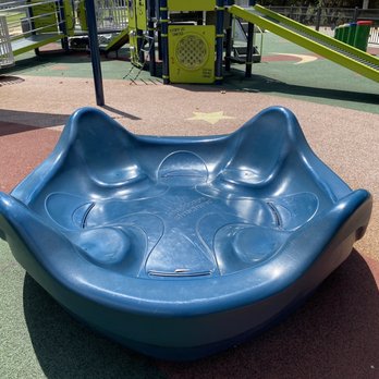 North Weddington Park - This spinner gets hot! Bring a small blanket - Parks Near Me - North Hollywood, California North Weddington Park - This spinner gets hot! Bring a small blanket - Parks Near Me - North Hollywood, California