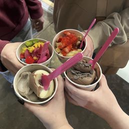 Group froyo shot! Group froyo shot!