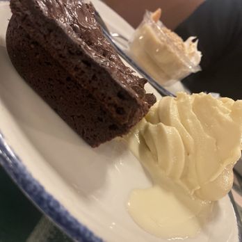 Mia's Table - Tried adding ice cream to the brownie - American Near Me - Houston, Texas