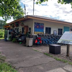 Prairie Island Campground - Camp Store & all the bikes