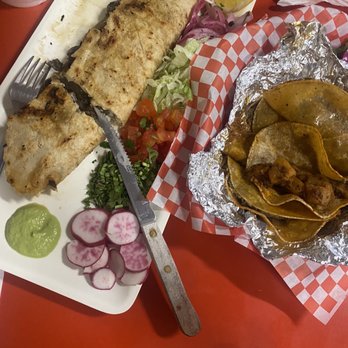 Birotes Tortas Ahogadas - Ordered el Machete and tacos al vapor. - Mexican Near Me - San Antonio, Texas