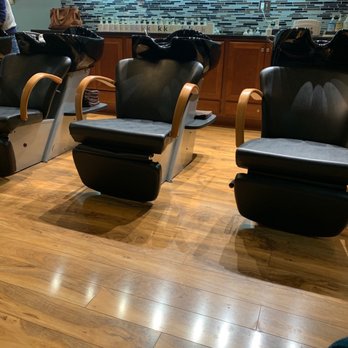 ZEA Salon - 11/17/18 wash station - Hair Salons Near Me - Chicago, Illinois ZEA Salon - 11/17/18 wash station - Hair Salons Near Me - Chicago, Illinois
