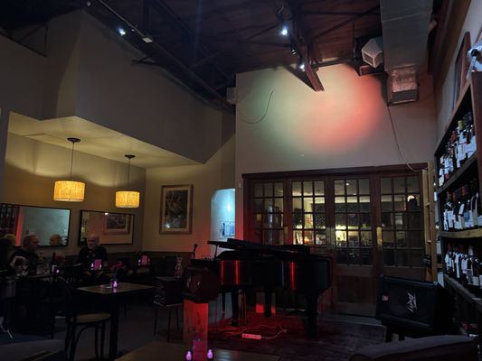 Stoney's Wine Lounge by null