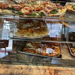 Dino's Pizza - Pizza