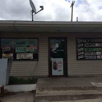 Taqueria El Rey - the front of a business - Mexican Near Me - Lincoln, Nebraska Taqueria El Rey - the front of a business - Mexican Near Me - Lincoln, Nebraska