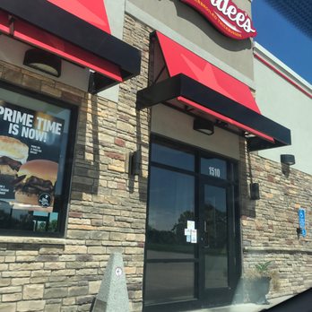 Hardee's - The front. - Fast Food Near Me - Ankeny, Iowa