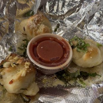Flippin Pizza - Garlic knots - Pizza Near Me - Dana Point, California