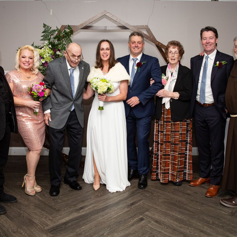 Wolfpack Wedding Co., image size:1000x1000