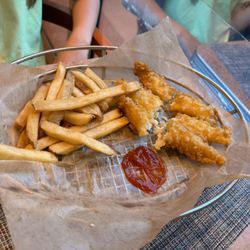 Murray’s Deli - Fish fingers and fries.