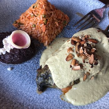 Hugo's - Chile Relleno de Pollo - Mexican Near Me - Houston, Texas