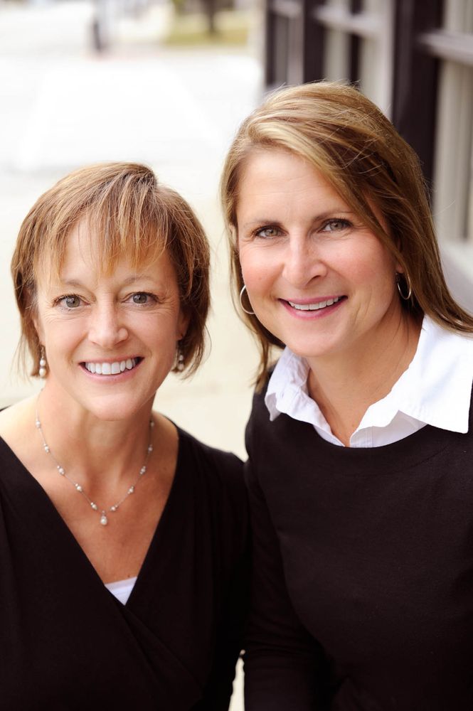THE CARRIE & RENEE TEAM COMPASS Real Estate Agents Glen Ellyn, IL