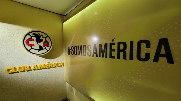 Estadio Azteca by null