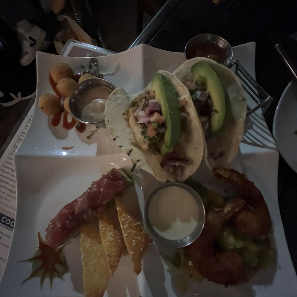 Sampler platter:  coconut shrimp, Tuna Tartare, Chicken Tacos, goat cheese croquettes
