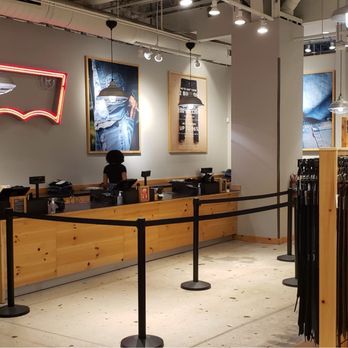 Levi’s Outlet Store - Accessories Near Me - Sunrise, Florida