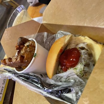 Spotlight at The Paramount - Garlic fries and veggie burger / beyond patty - Performing Arts Near Me - Huntington, New York Spotlight at The Paramount - Garlic fries and veggie burger / beyond patty - Performing Arts Near Me - Huntington, New York