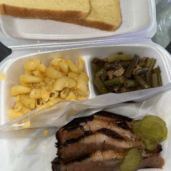Big Fred's BBQ - Brisket Plate Mac 'N' Cheese Green Beans - Food Trucks Near Me - Selma, Texas Big Fred's BBQ - Brisket Plate Mac 'N' Cheese Green Beans - Food Trucks Near Me - Selma, Texas