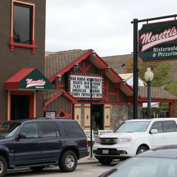 Moretti's Ristorante and Pizzeria - Exterior - Italian Near Me - Chicago, Illinois