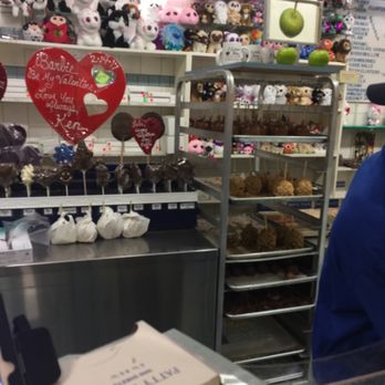 The Fudge Pot - Candy Stores Near Me - Chicago, Illinois