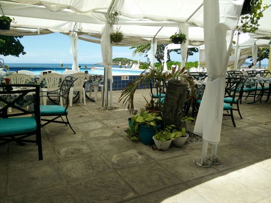The Deep End Bar & Grill by null