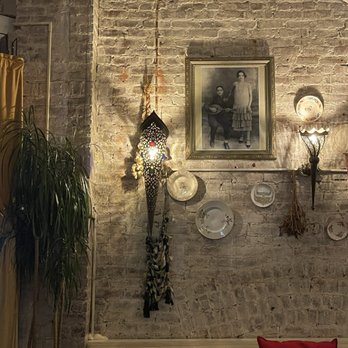Queen - Interior decor - Middle Eastern Near Me - Brooklyn, New York