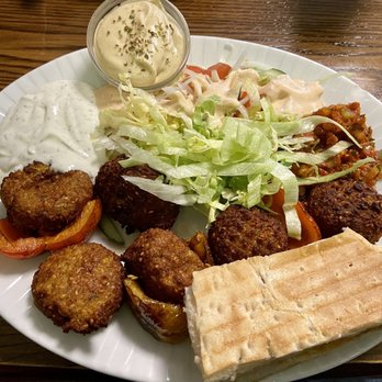 S&S Grill - Falafel platter - Kebab Near Me - Hamburg, HH S&S Grill - Falafel platter - Kebab Near Me - Hamburg, HH