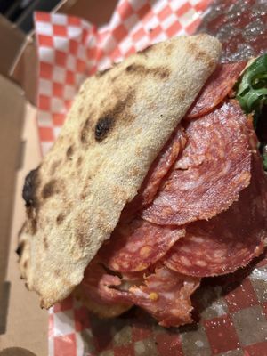 Crudo Pizza & Panuozzo by null