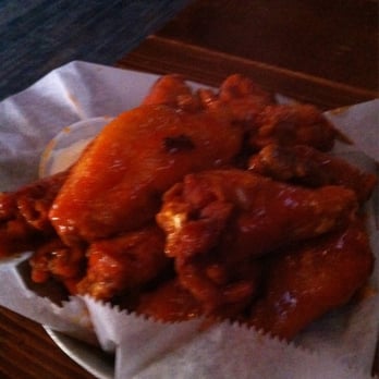 Bronx Alehouse - Wings! Soooooooo good - American Near Me - Bronx, New York