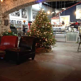 Savannah Coffee Roasters - Cozy Christmas at the Cafè - Coffee & Tea Near Me - Savannah, Georgia Savannah Coffee Roasters - Cozy Christmas at the Cafè - Coffee & Tea Near Me - Savannah, Georgia