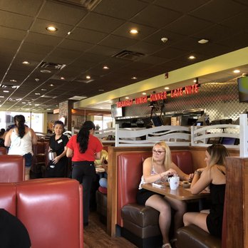 Denny's - Dining room - Diners Near Me - Miami, Florida