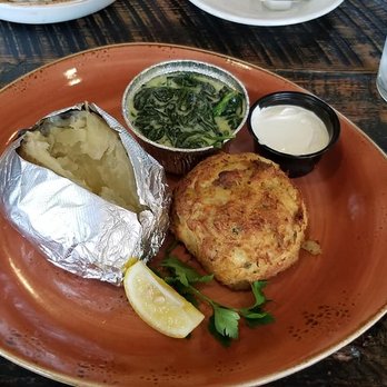 Captain James Landing - Crab cake with potato and creamed spinach - Seafood Near Me - Baltimore, Maryland Captain James Landing - Crab cake with potato and creamed spinach - Seafood Near Me - Baltimore, Maryland