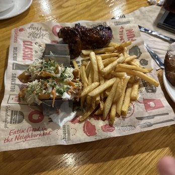 Applebee's Grill + Bar - Trio appetizer - American Near Me - Grants Pass, Oregon