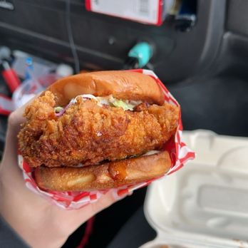 Sweet Radish - Nashville Hot Chicken Sandwich medium/hot, crispy French Fries - Korean Near Me - Everett, Washington Sweet Radish - Nashville Hot Chicken Sandwich medium/hot, crispy French Fries - Korean Near Me - Everett, Washington