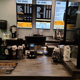 Counter closeup, still no workers.