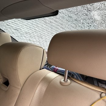 Universal Auto Glass - Auto Glass Services Near Me - Los Angeles, California Universal Auto Glass - Auto Glass Services Near Me - Los Angeles, California