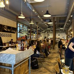 Paesano Pizza - Interior