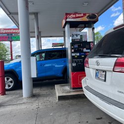 Speedway - Pumping gas