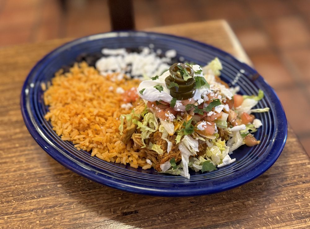 La Casa Restaurant & Bar