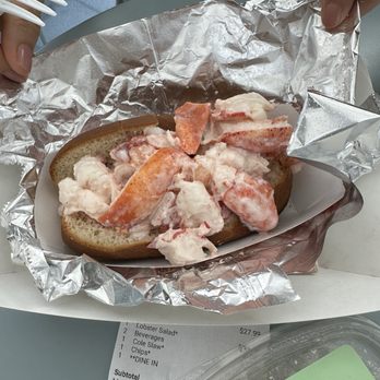 James Hook & Co - Lobster roll - Seafood Near Me - Boston, Massachusetts