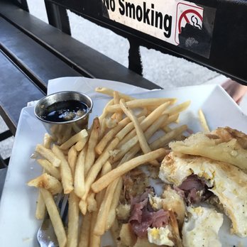 Commonwealth - Nice sandwich - Beer Bar Near Me - Modesto, California