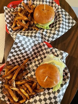 Bard's Burgers & Chili by null