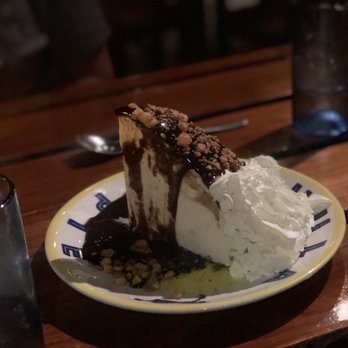 Kimo's Maui - Hula pie--ridiculously good - Seafood Near Me - Lahaina, Hawaii