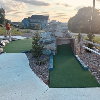 MOUNTAIN VIEW DRIVE IN - 30 Photos & 30 Reviews - 602 Jacobsburg Rd,  Nazareth, Pennsylvania - Mini Golf - Restaurant Reviews - Phone Number -  Yelp