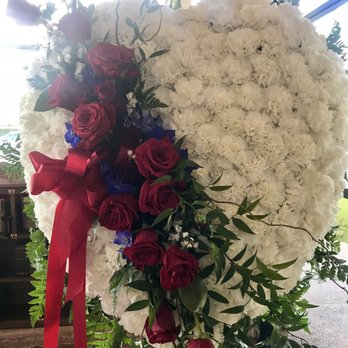 De Young Flowers - Funeral arrangement at Cemetery - Party & Event Planning Near Me - Campbell, California