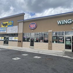 Jersey Mike's Subs - Exterior from EW Connector