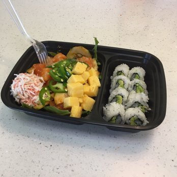 Poki Run - Yumtastic. Advocado roll with salmon, sweet egg, yelllow tail and greens. Was super. - Live/Raw Food Near Me - Milpitas, California