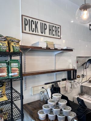 Manny's Deli Stop by null